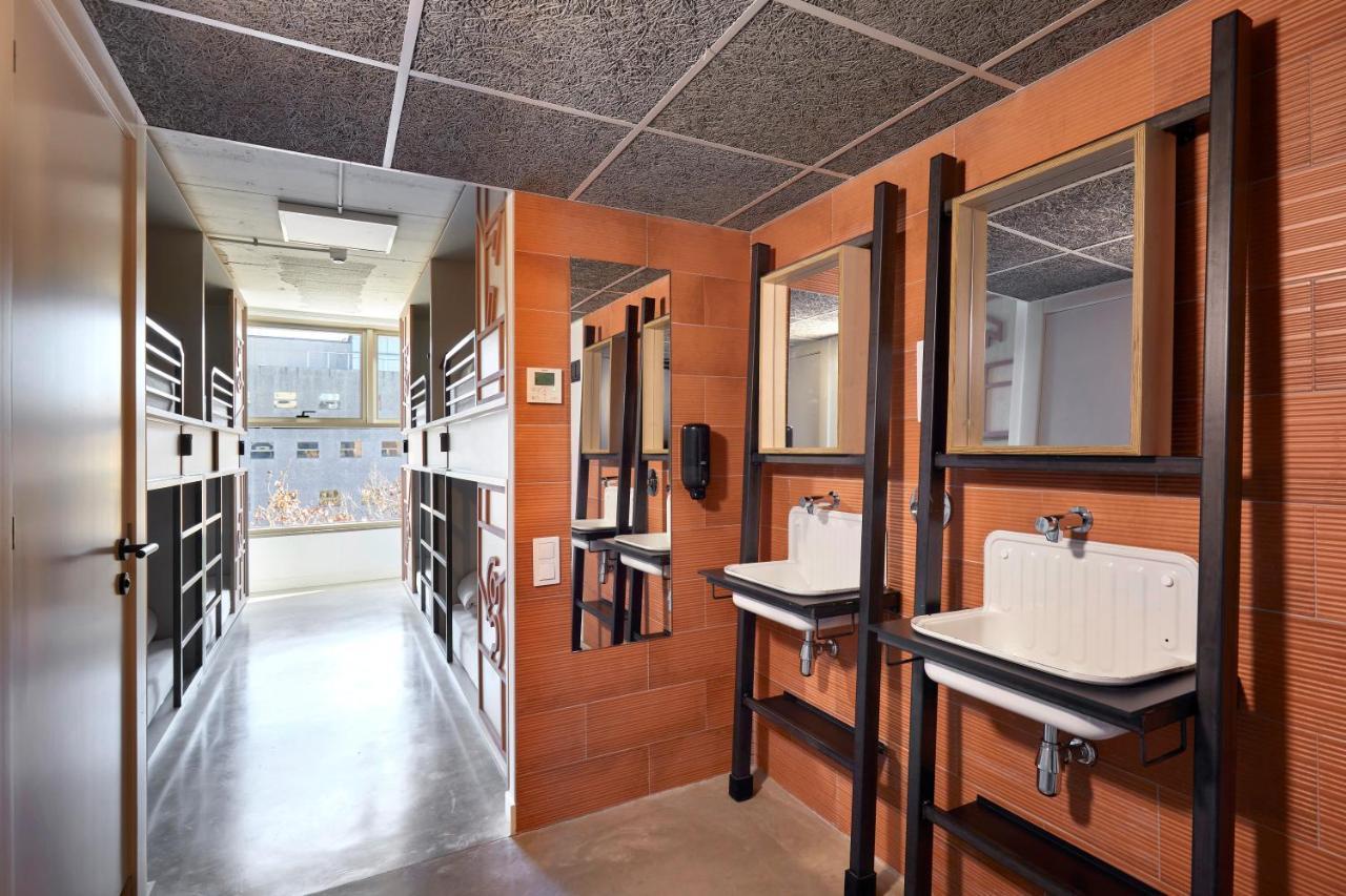 Unite Hostel Barcelona Exterior photo